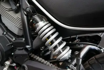 rear-shocks-clunking